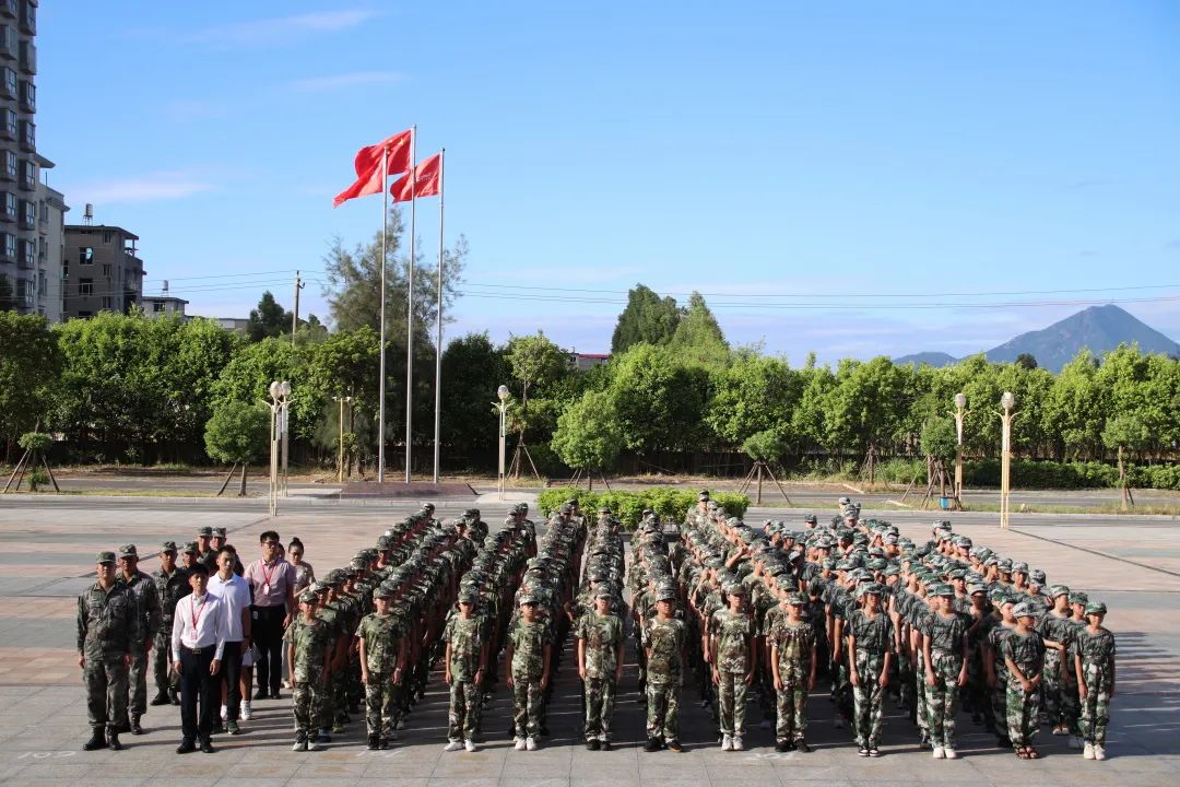 熱血青春·筑夢(mèng)軍魂 | 博雅學(xué)校2022年軍事研學(xué)訓(xùn)練營(yíng)開營(yíng)儀式